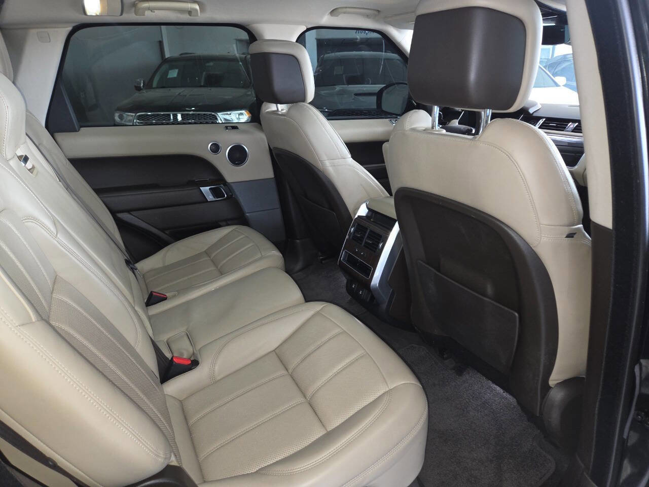 Used 2018 Land Rover Range Rover Sport HSE AWD/4WD image 27