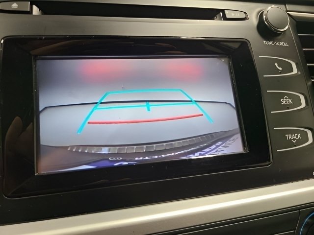 Used 2019 Toyota Highlander LE FWD image 29