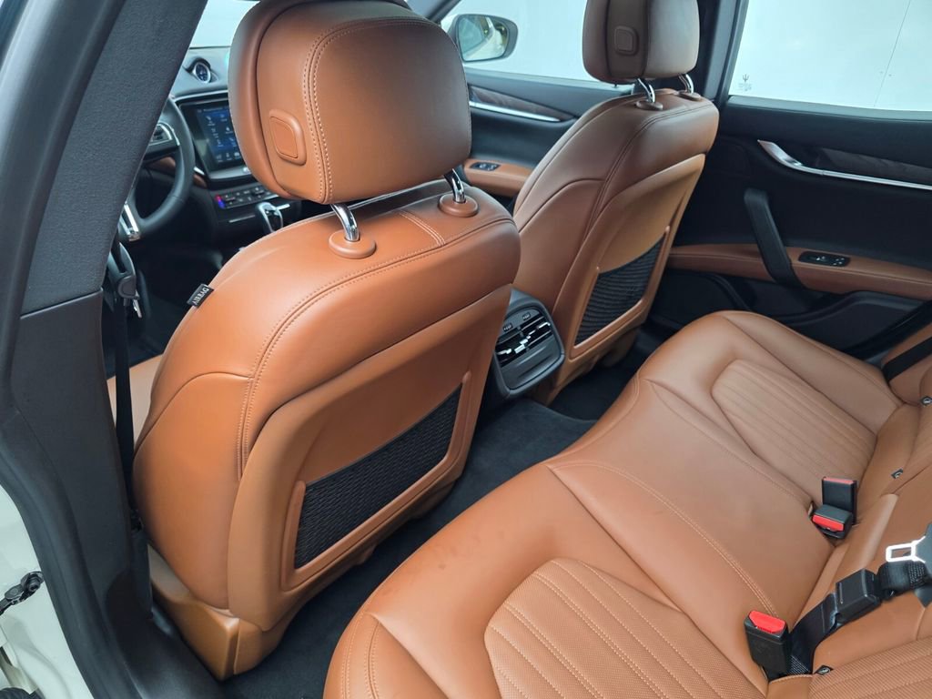 Used 2018 Maserati Ghibli S GranLusso RWD image 15