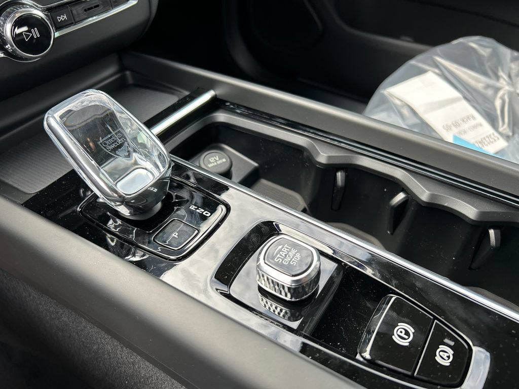 New 2026 Volvo XC60 B5 Plus w/ Protection Package Premier AWD/4WD image 19