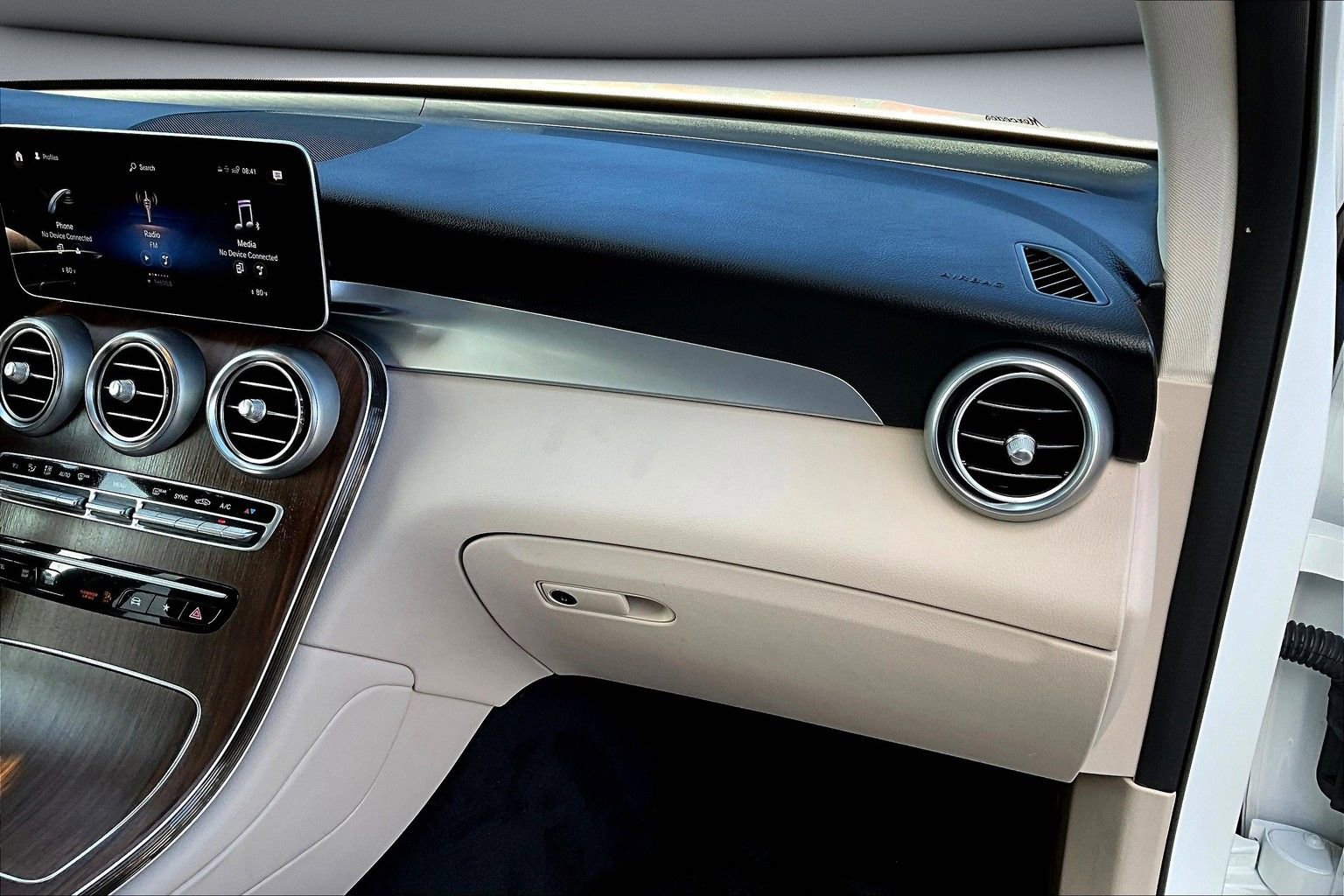 Used 2022 Mercedes-Benz GLC 300 4MATIC image 26