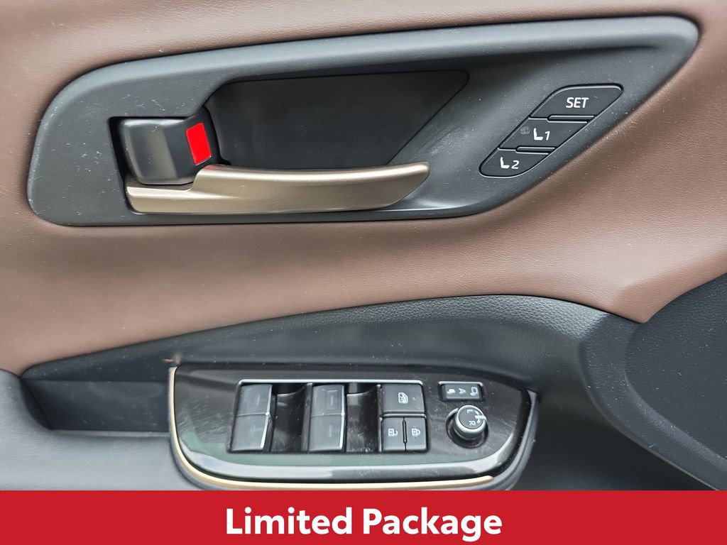 Used 2024 Toyota Crown Limited AWD/4WD image 19