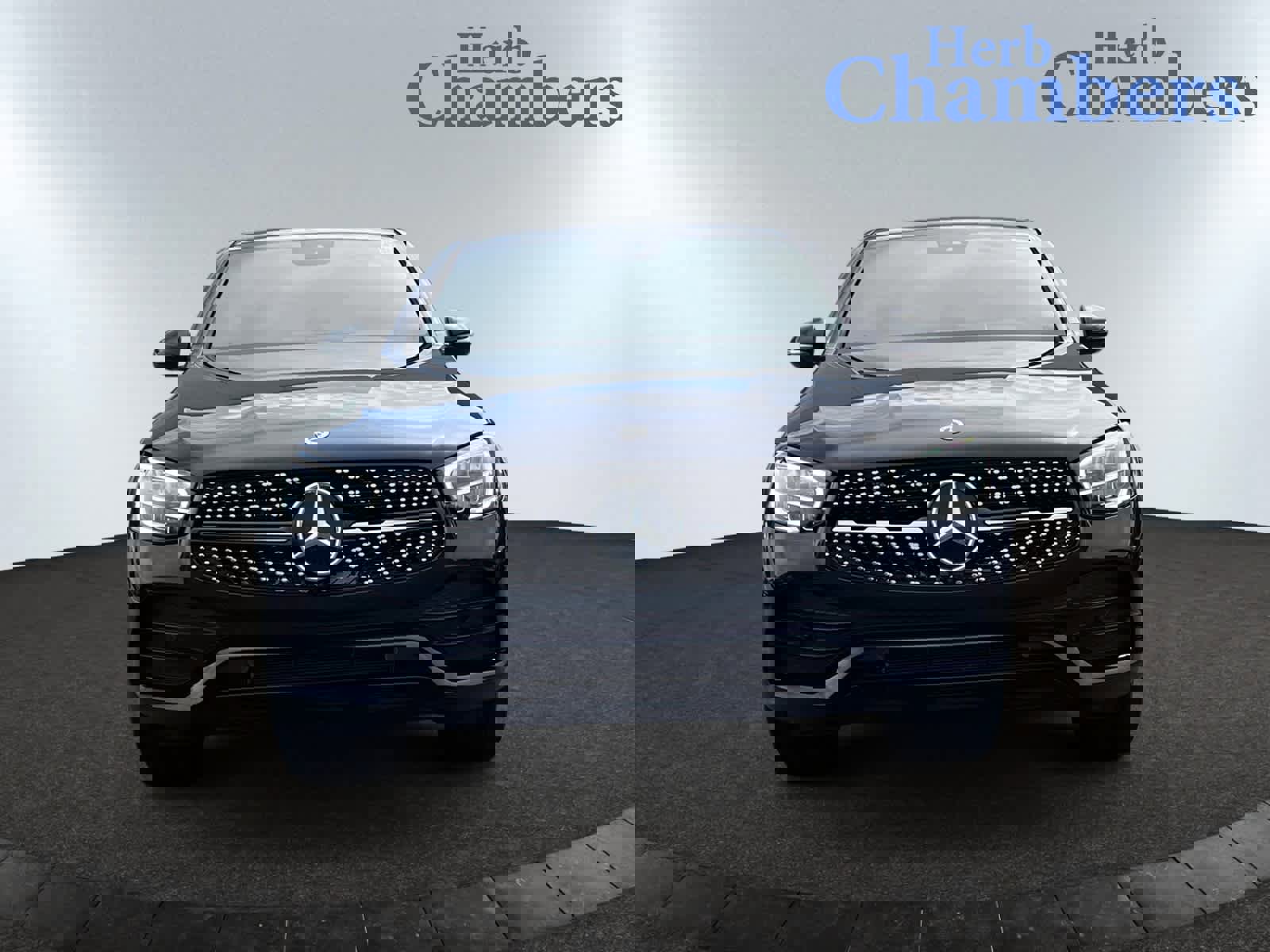 Used 2023 Mercedes-Benz GLC 300 4MATIC image 2