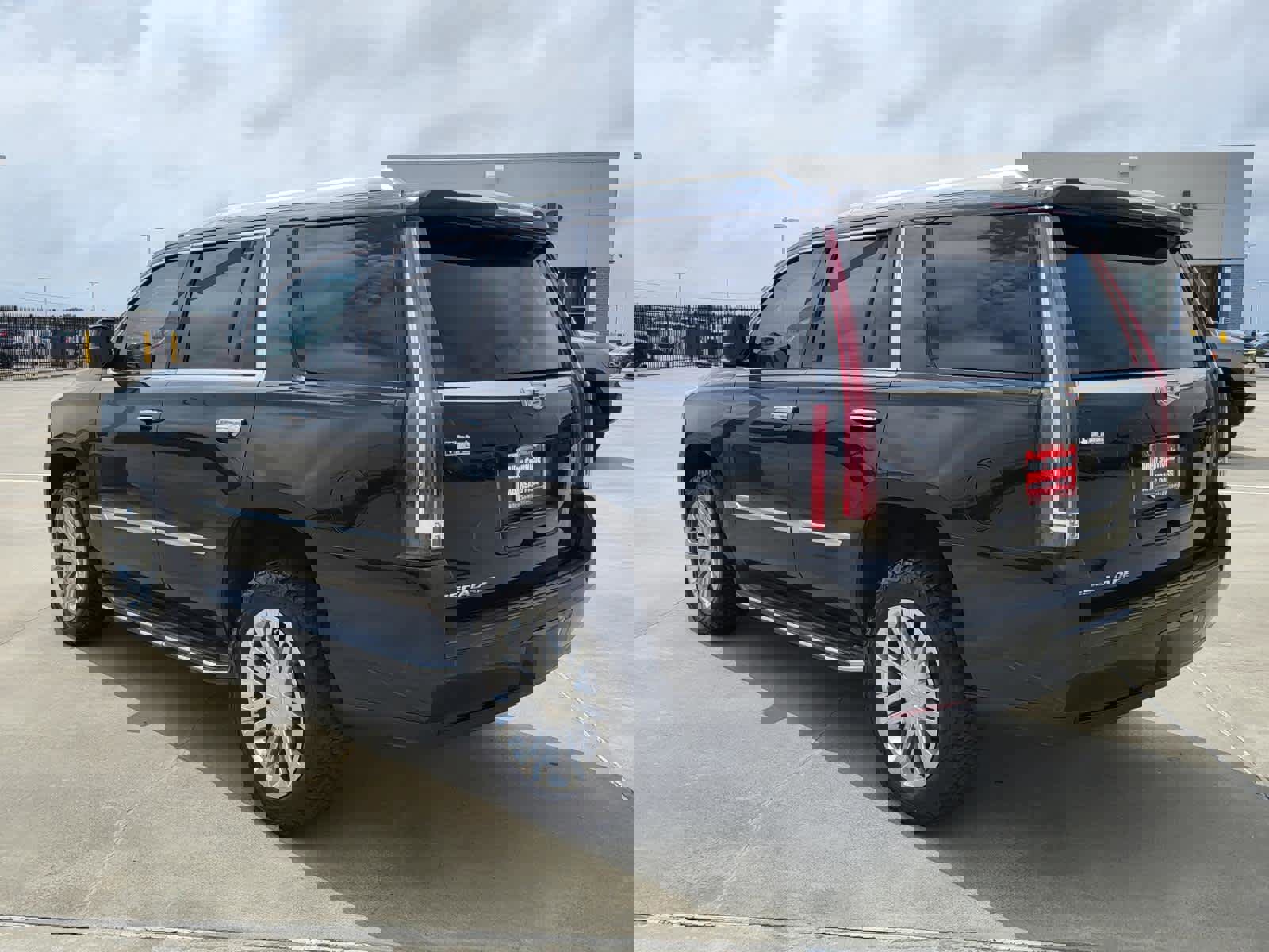 Used 2018 Cadillac Escalade 2WD image 3