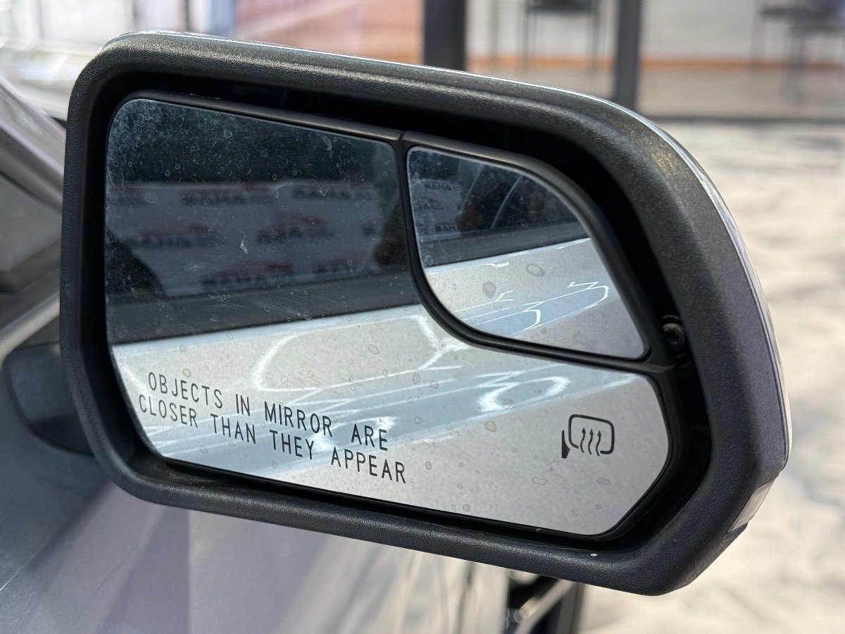 Used 2020 Ford Mustang Premium RWD image 7