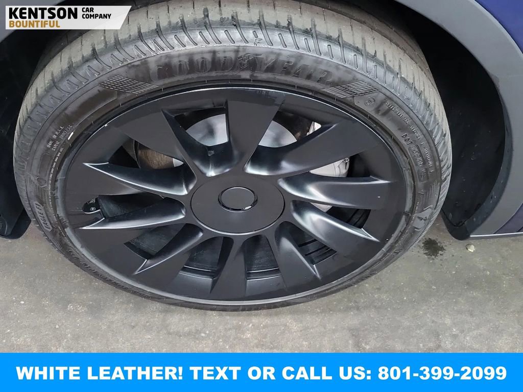 Used 2024 Tesla Model Y Long Range AWD/4WD image 2