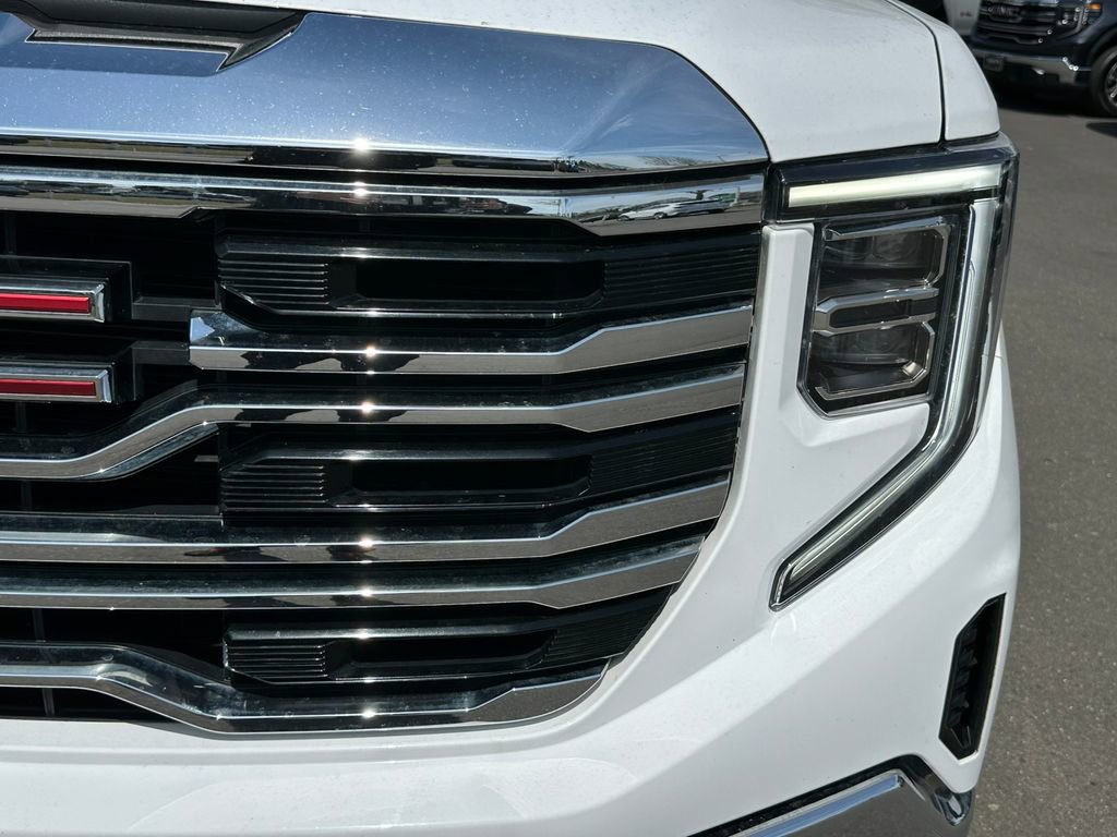 Used 2024 GMC Sierra 1500 SLT AWD/4WD image 16