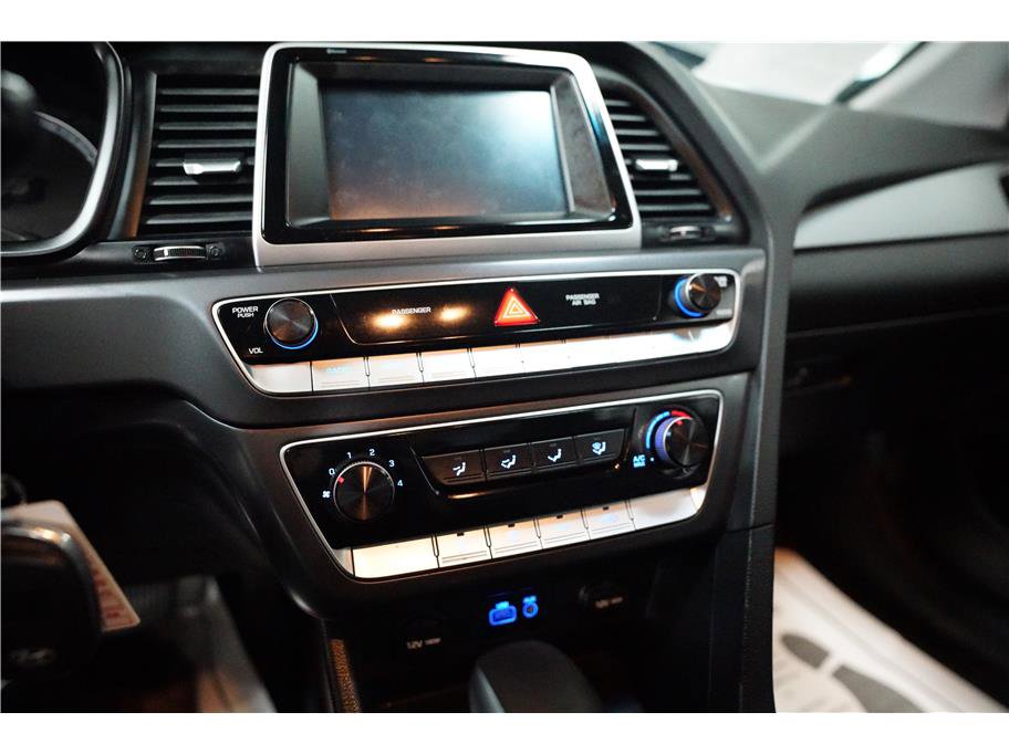 Used 2018 Hyundai Sonata SE w/ Cargo Package image 21