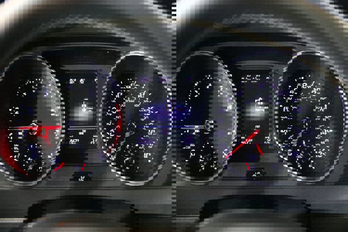 Used 2021 Volkswagen Tiguan SE w/ Panoramic Sunroof Package image 38