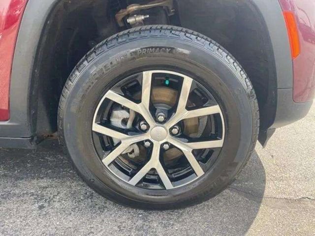 Used 2025 Jeep Grand Cherokee Limited AWD/4WD image 14
