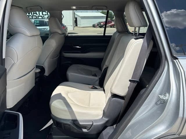 Used 2024 Toyota Grand Highlander FWD image 19