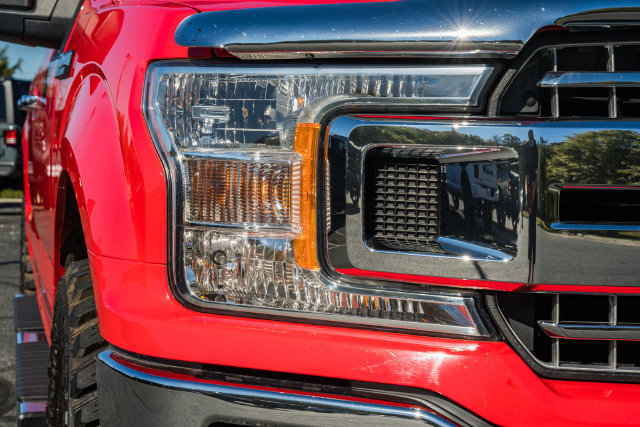 Used 2018 Ford F150 XLT w/ Equipment Group 302A Luxury AWD/4WD image 18