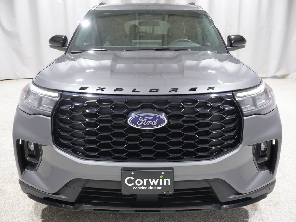 Used 2025 Ford Explorer ST-Line AWD/4WD image 8