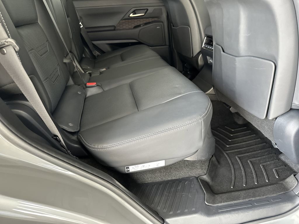 Used 2025 Lexus GX 550 w/ Cold Area Package image 37