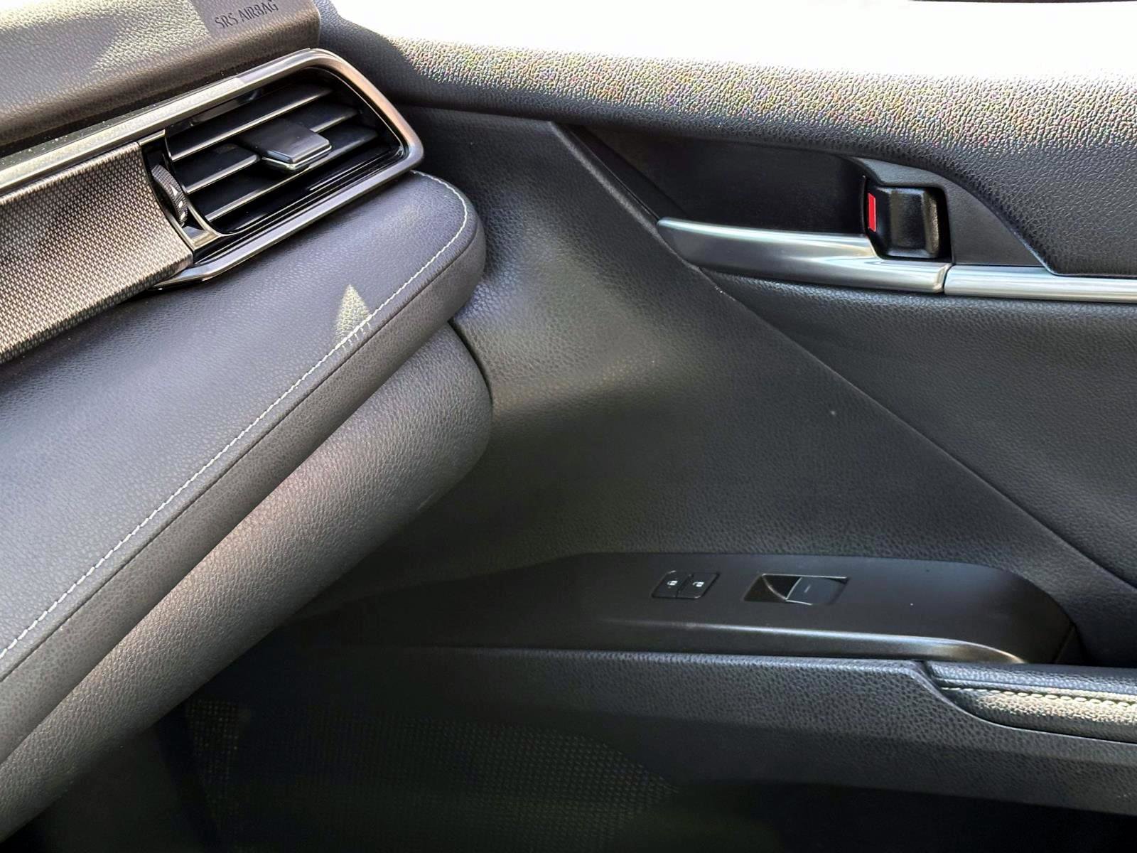 Used 2022 Toyota Camry XSE image 31