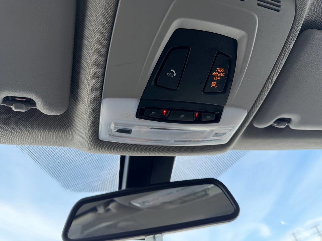 Used 2018 BMW 320i xDrive Sedan image 16