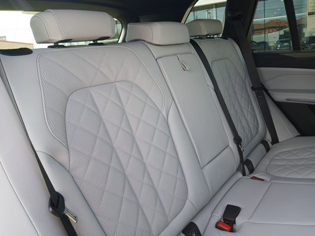 New 2026 BMW X5 sDrive40i image 12