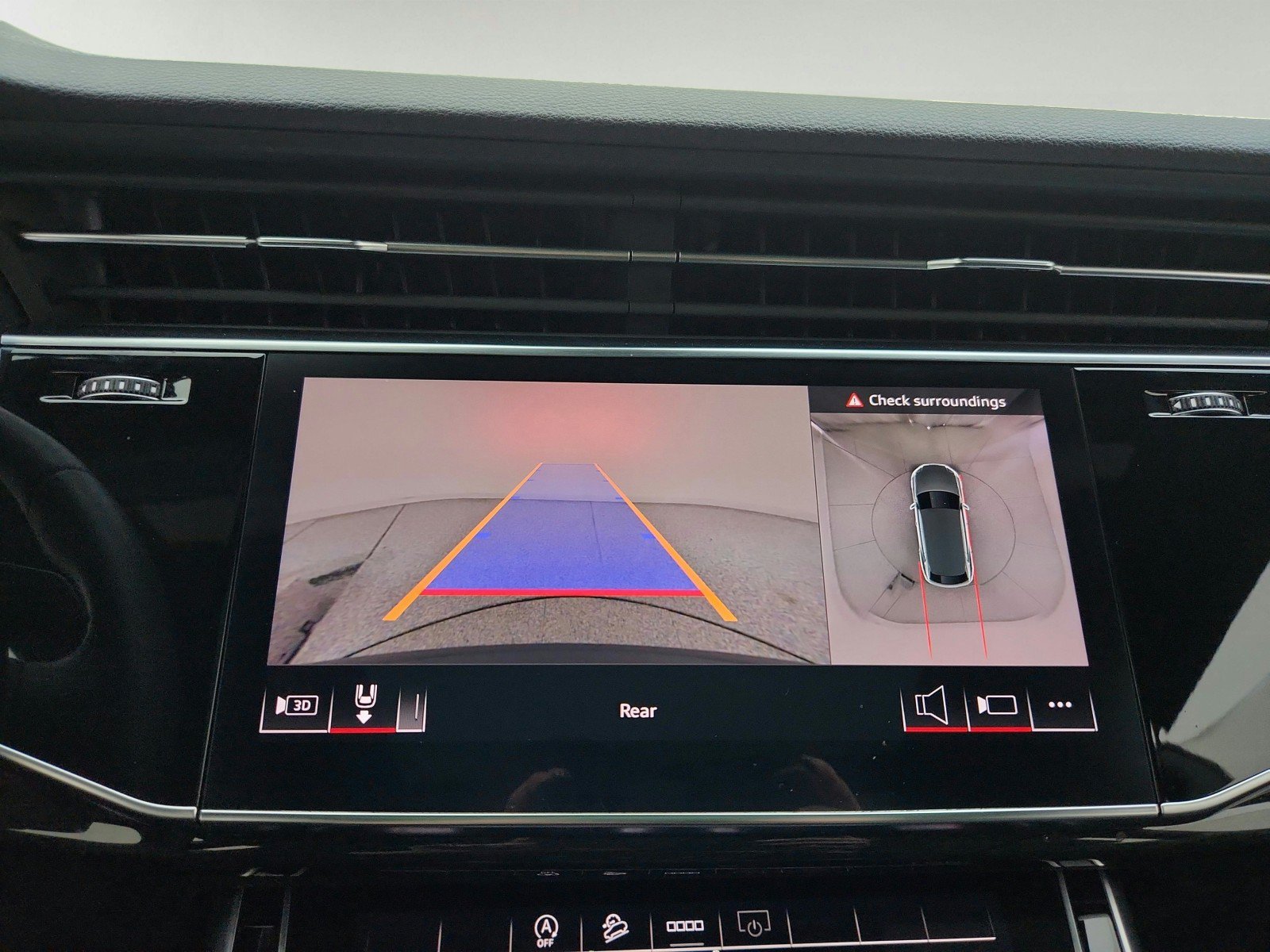 Used 2025 Audi Q8 Premium Plus AWD/4WD image 17