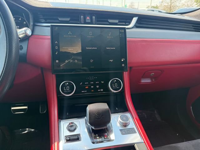 Used 2022 Jaguar F-PACE SVR image 21