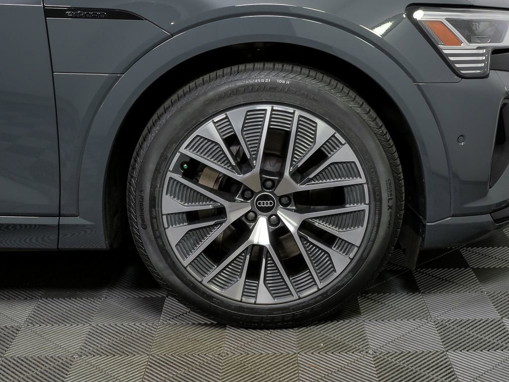 Used 2024 Audi Q8 e-tron Prestige w/ Prestige Package image 40