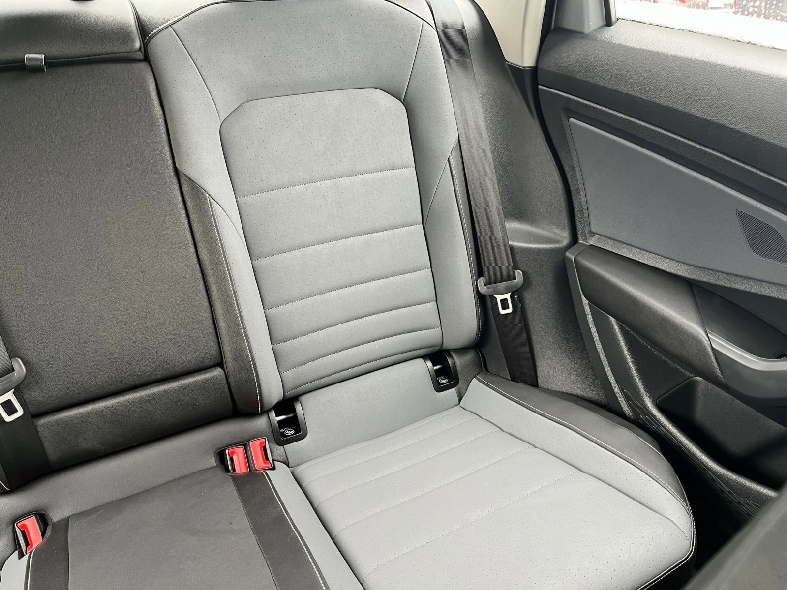 Used 2025 Volkswagen Jetta SE image 34