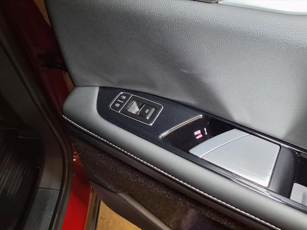 Certified 2025 Cadillac Optiq Luxury 1 w/ LPO, Floor Liner Package image 22
