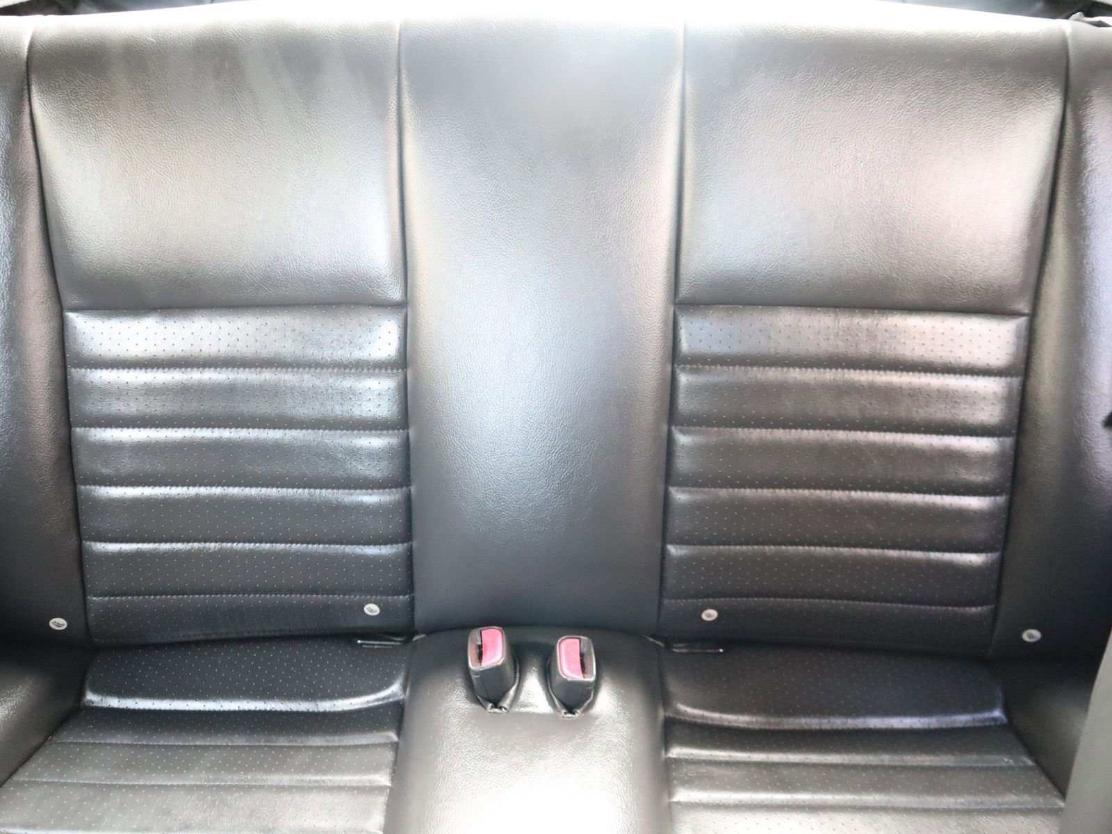 Used 2004 Ford Mustang GT image 42