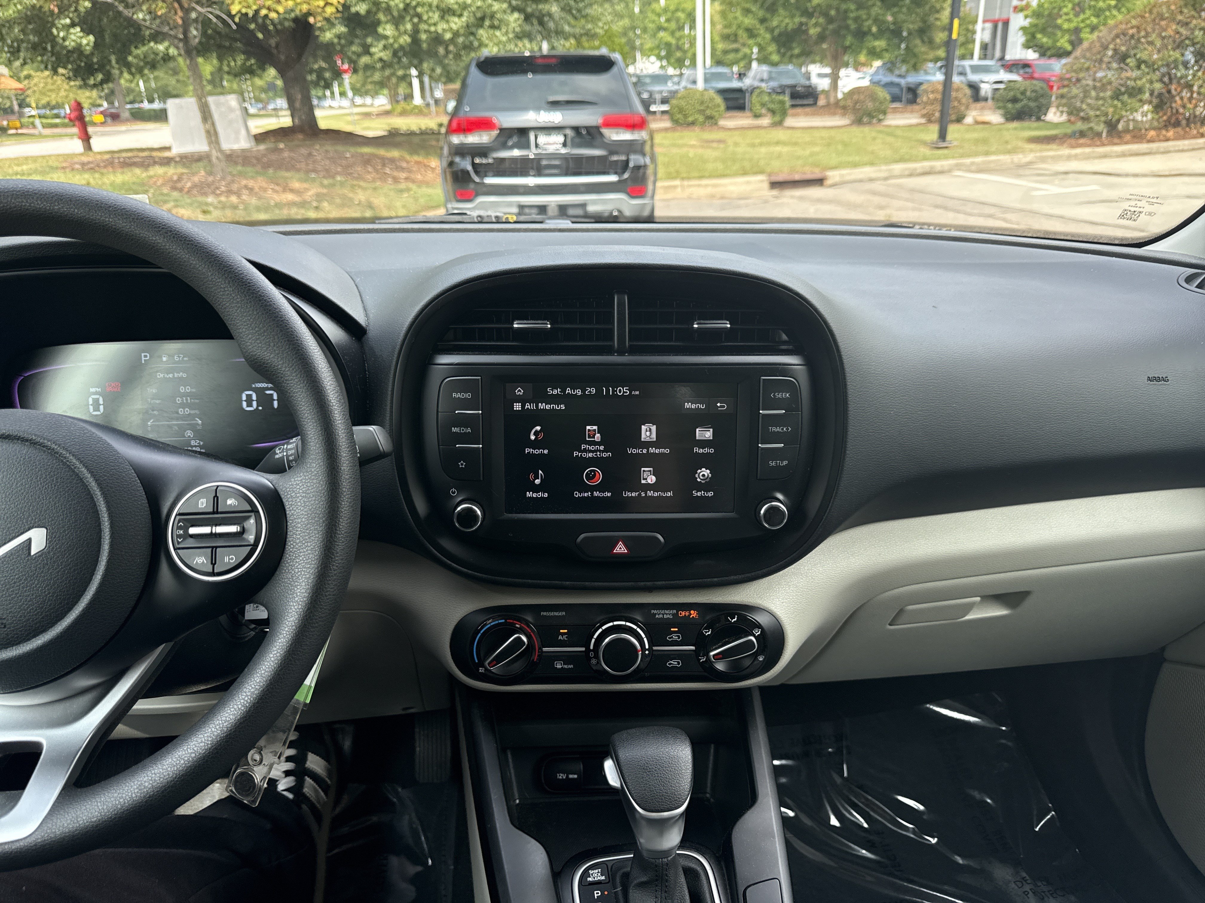 Used 2025 Kia Soul LX w/ LX Technology Package FWD image 29