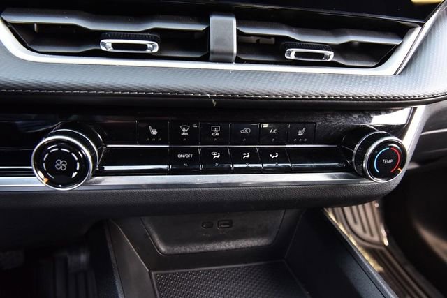 Used 2025 Chevrolet Equinox LT image 15