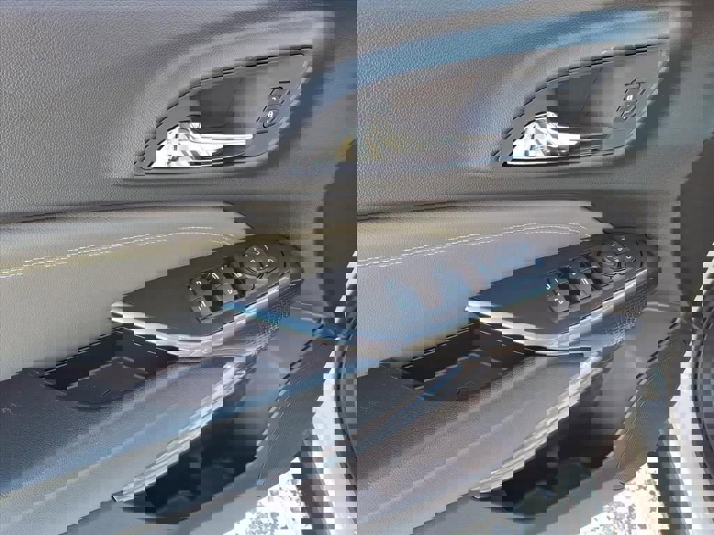 New 2026 Chevrolet Trax ACTIV w/ Sunroof Package image 11