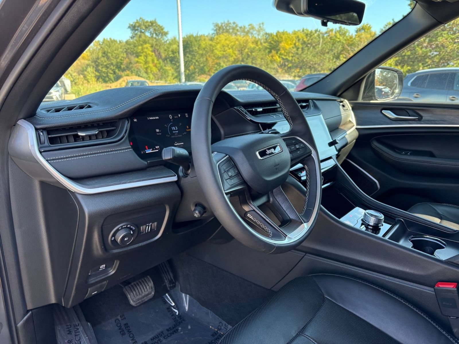 Used 2026 Jeep Grand Cherokee Limited AWD/4WD image 37