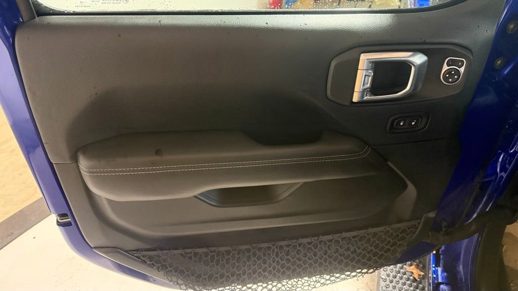 Used 2018 Jeep Wrangler Unlimited Sahara image 11