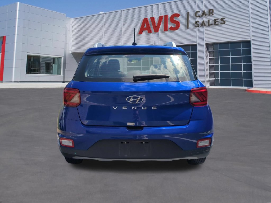 Used 2025 Hyundai Venue SEL FWD image 7