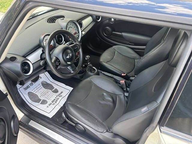 Used 2011 MINI Cooper Hardtop FWD image 6