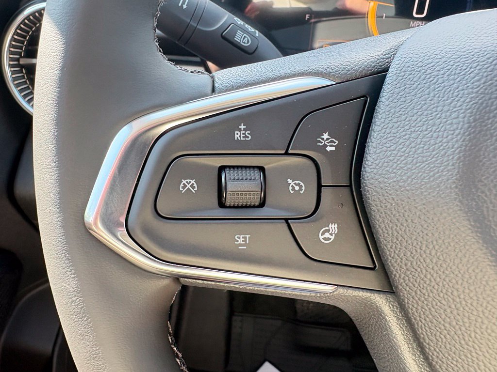 New 2026 Chevrolet Trax ACTIV w/ Sunroof Package FWD image 4