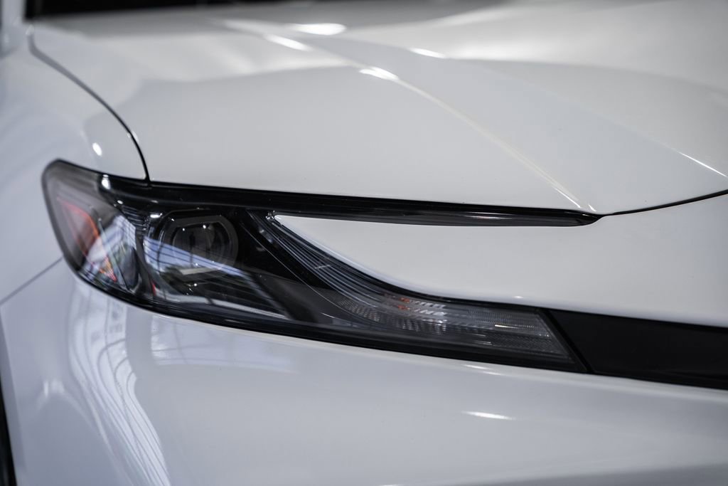 Used 2025 Toyota Camry SE FWD image 11