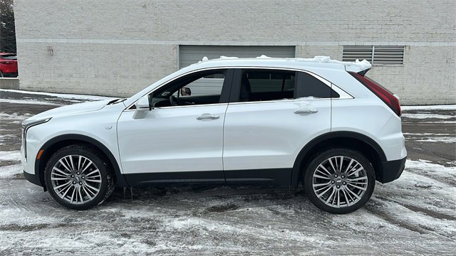 Used 2024 Cadillac XT4 Premium Luxury image 8