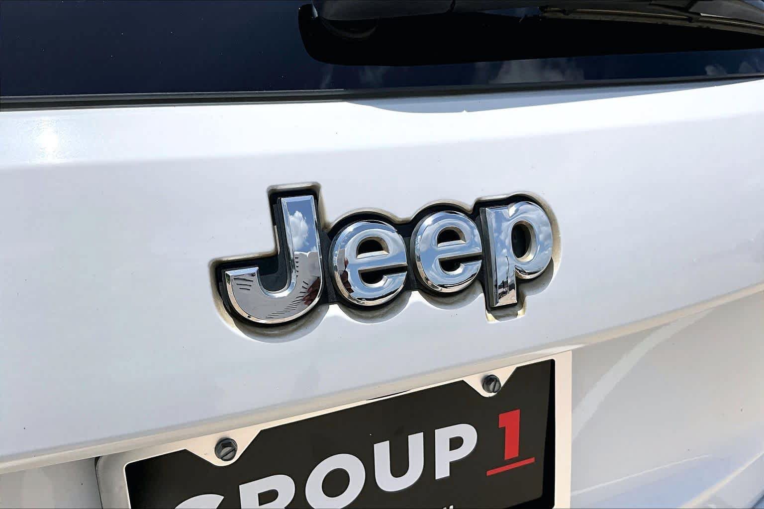 Used 2020 Jeep Grand Cherokee Overland RWD image 31