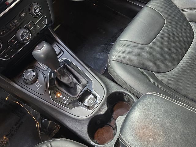 Used 2020 Jeep Cherokee Limited image 25