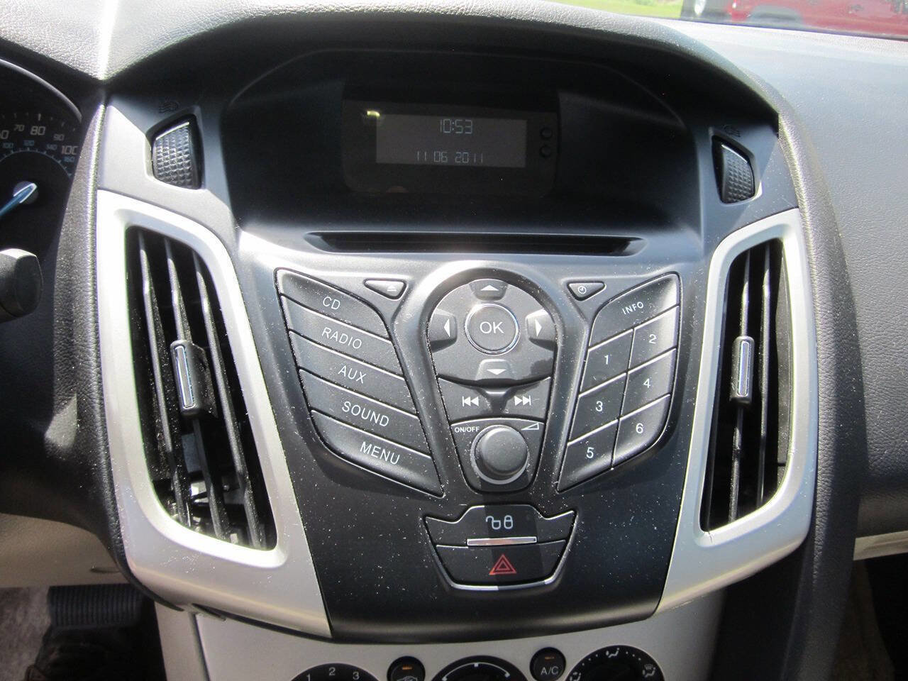 Used 2012 Ford Focus SE FWD image 21