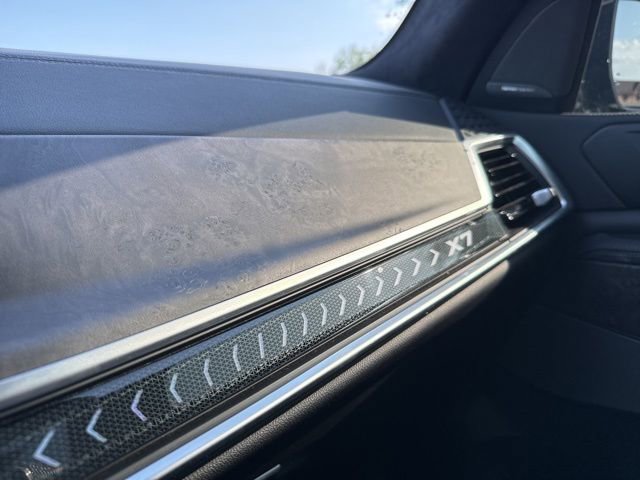Used 2023 BMW X7 xDrive40i w/ M Sport Package image 24