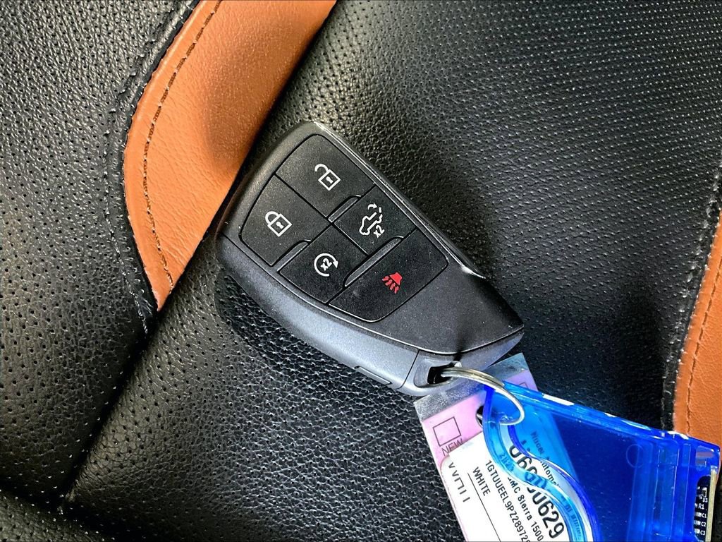 Used 2023 GMC Sierra 1500 AT4 w/ AT4 Premium Package image 30