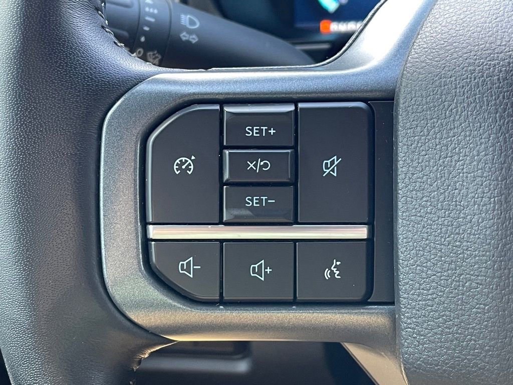 Used 2023 Ford F350 Lariat w/ FX4 Off-Road Package AWD/4WD image 8