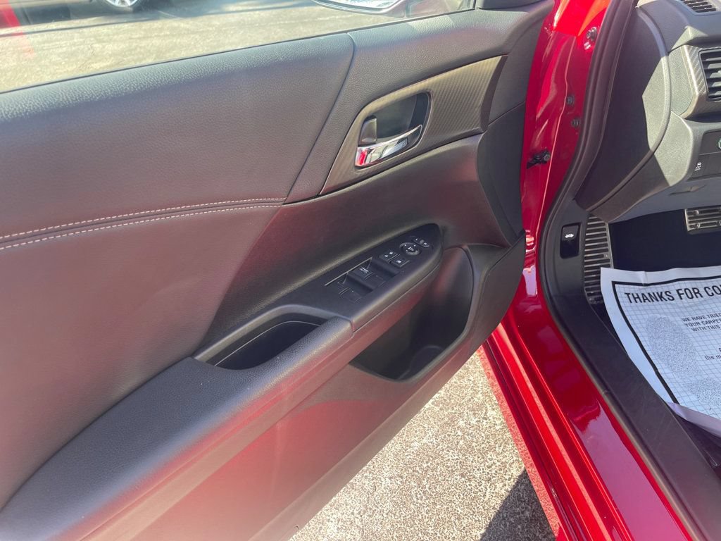 Used 2017 Honda Accord Sport image 9