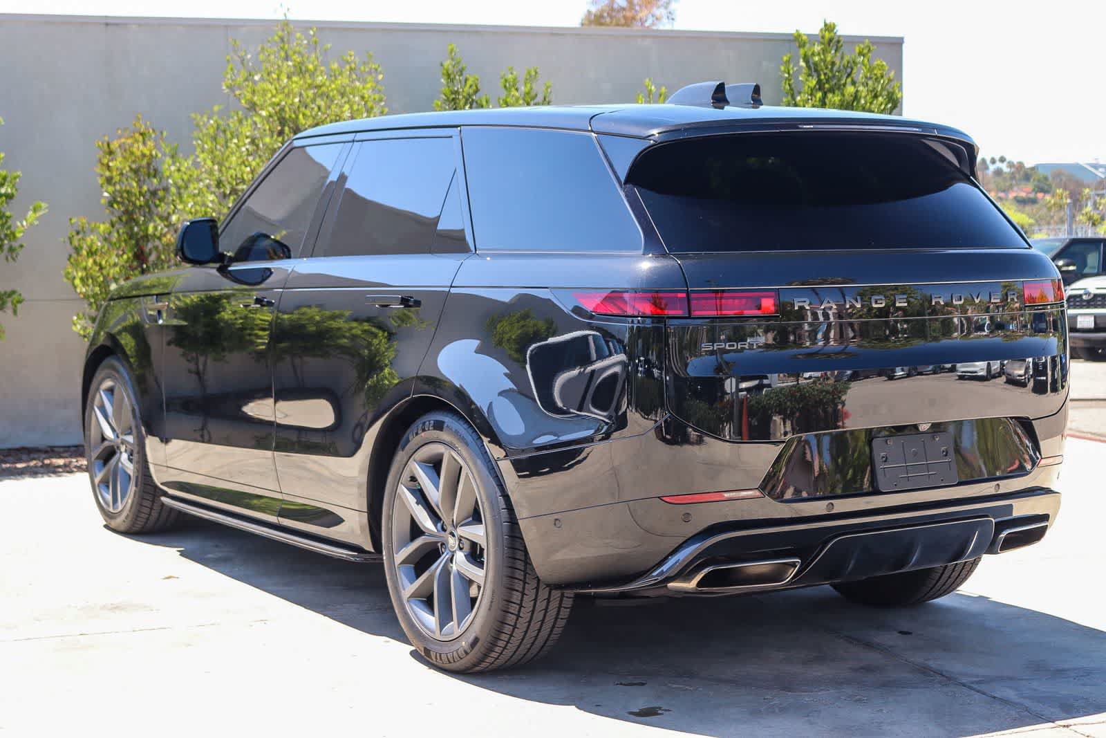 Used 2024 Land Rover Range Rover Sport Dynamic SE AWD/4WD image 4