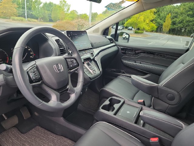 Used 2025 Honda Odyssey Touring image 14