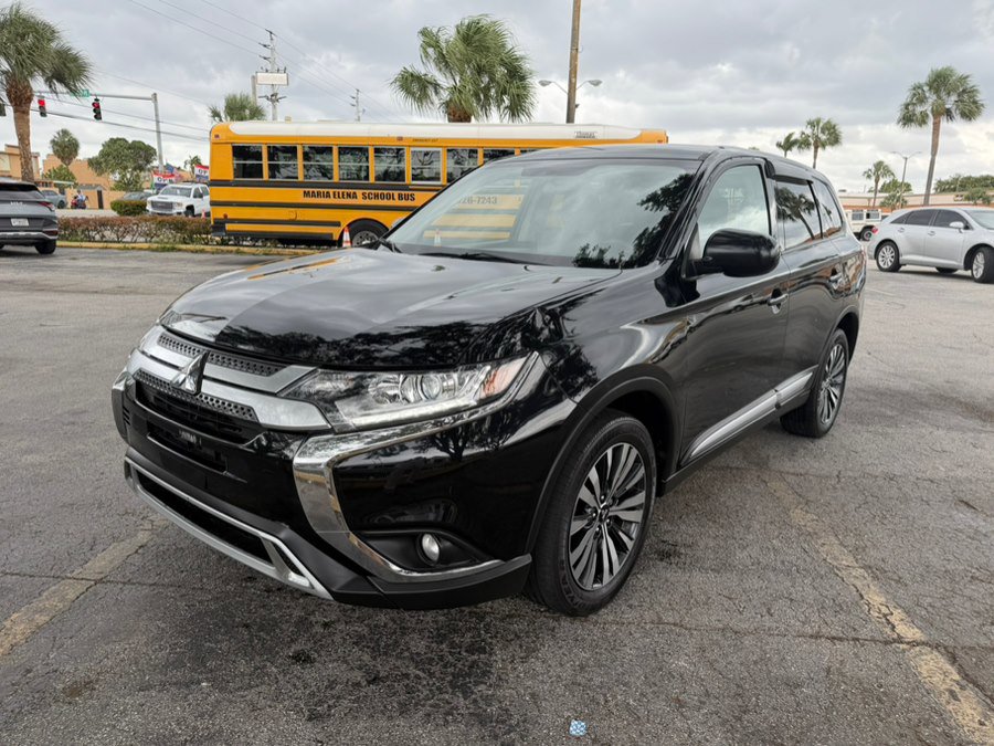 Used 2020 Mitsubishi Outlander SE AWD/4WD image 2