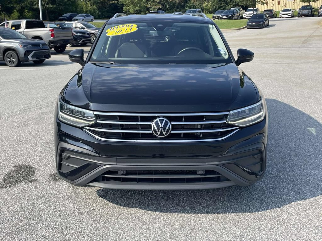 Certified 2023 Volkswagen Tiguan SE FWD image 2