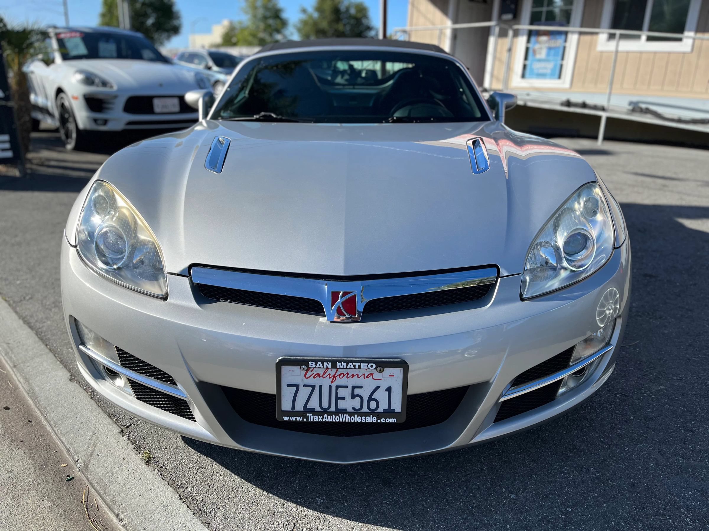 Used 2008 Saturn Sky w/ Premium Trim Package RWD image 2