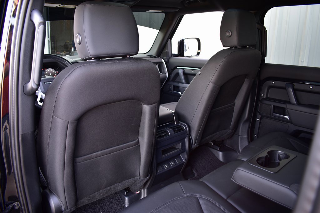Used 2025 Land Rover Defender 110 S image 23